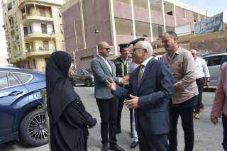 محافظ بورسعيد يلتقي عددا من...