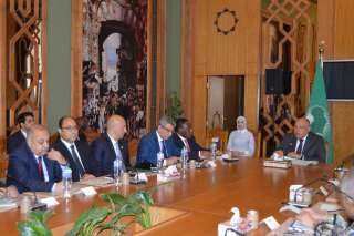 وزير الخارجية يلتقي السفراء الأفارقة...
