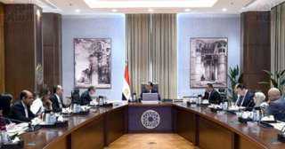 رئيس الوزراء يتابع الموقف التنفيذى...