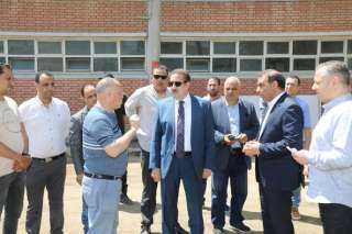 محافظ المنوفية يتفقد شركة صيانة...