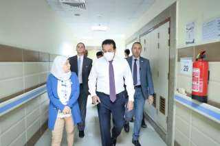 وزير الصحة يتفقد مستشفى 15...