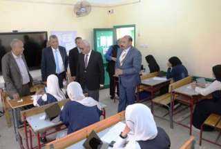 وزير التربية والتعليم ومحافظ أسوان...