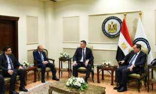 وزير البترول يستقبل النائب الأول...