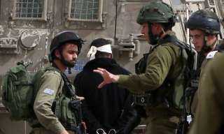 الاحتلال يعتقل 7 فلسطينيين بالضفة...