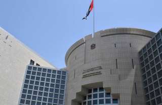 الإمارات تدين اقتحام السفارة القطرية...