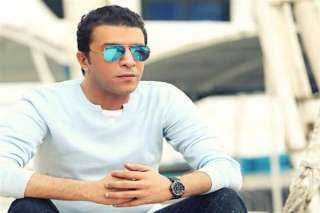”مصطفي كامل” عن أزمة عمرو...