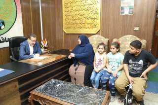 محافظ المنوفية يلتقي عدد من...
