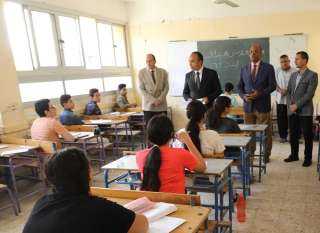 نائب محافظ المنيا يتفقد لجان...