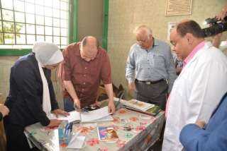 محافظ أسيوط يتفقد أقسام مستشفى...