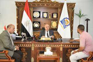 محافظ قنا يستقبل 60 مواطن...