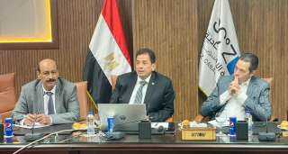 وفد مؤسسة حكومية يزور اقتصادية...