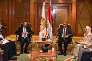 وزير القوى العاملة واصل لقاءاته...