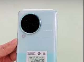 Xiaomi تكشف عن هاتفها الجديد...