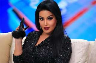 سمية الخشاب ساخرة من أحمد...
