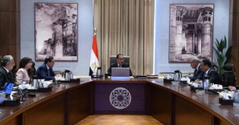 خلال الاجتماع