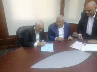 وزير التربية والتعليم يشهد اعتماد...