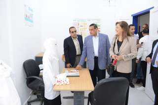 وزير التنمية المحلية يتفقد وحدة...
