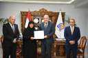 محافظ قنا يكرم الامهات المثاليات