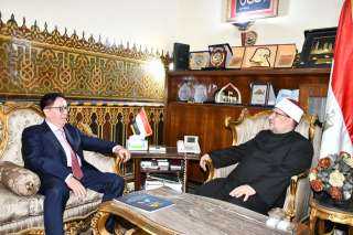 وزير الأوقاف يستقبل سفير كازاخستان...