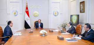 الرئيس السيسي يوجه بالاستمرار في...