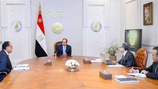 الرئيس السيسى يوجه بالاستمرار فى...