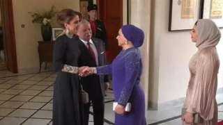 ملك الأردن وقرينته يستقبلان قرينة...