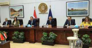 وزير السياحة يبحث مع نائب...