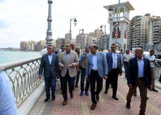 رئيس الوزراء يتفقد مشروع نفق...