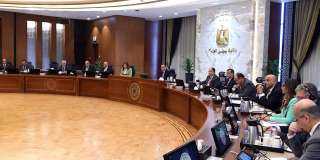 رئيس الوزراء يترأس اجتماع المجلس...