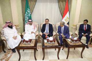 محافظ المنوفية ورئيس مجموعة العربي...