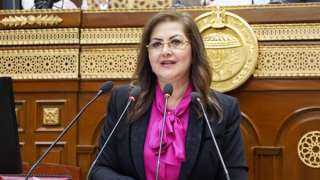 وزيرة التخطيط تناقش تقرير لجنة...