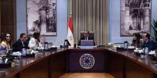 رئيس الوزراء يستعرض الموقف التنفيذي...