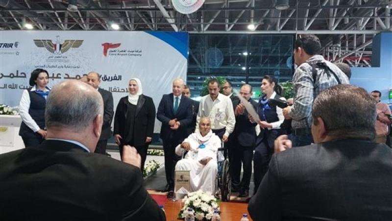 وزير الطيران خلال الاحتفالية