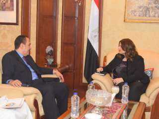 وزيرة الهجرة تستقبل السفير الكويتي...