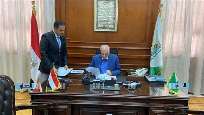 محافظ الجيزة خلال اعتماده تنسيق الثانوية العامة