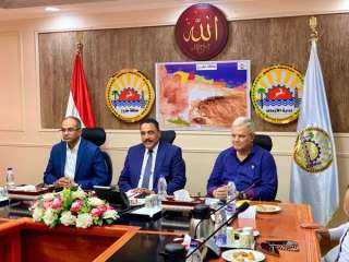 محافظ مطروح ونائب وزير الإسكان...