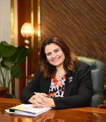 وزيرة الهجرة تعلن انتقال العمل...