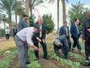 وزير الزراعة يتفقد المزارع البحثية...