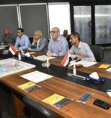 وزير الإسكان يعقد اجتماعا بمنطقة...