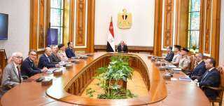 الرئيس السيسى يستقبل عددا من...