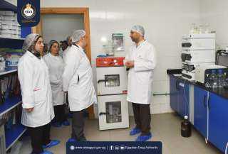 رئيس هيئة الدواء المصرية يشهد...