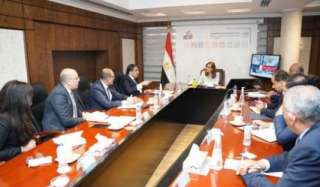 وزيرة التخطيط تتابع تطورات العمل...