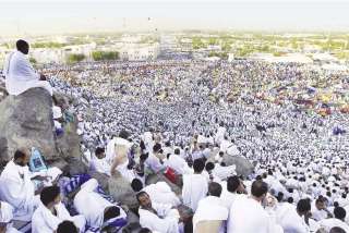 حجاج بيت الله الحرام يتوافدون...