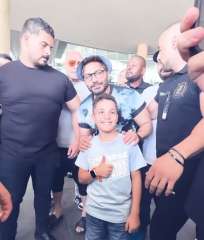 شاهد.. تامر حسني يروج لفيلم...