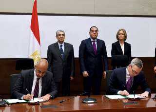 التوقيع على اتفاقية لتخصيص قطعة...