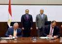رئيس الوزراء يشهد توقيع عقدي...