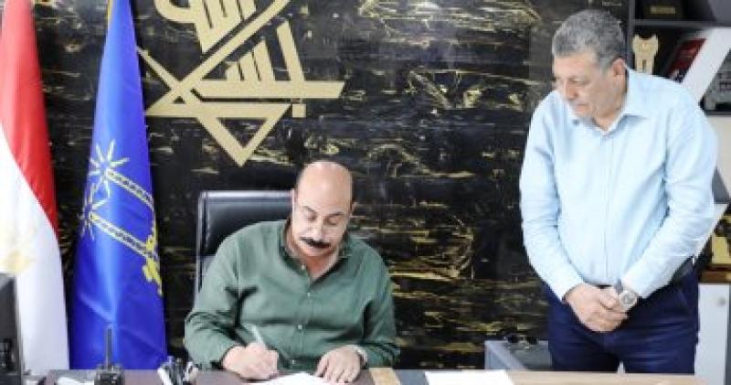 محافظ أسوان يعتمد خطة امتحانات الدور الثانى لصفوف النقل