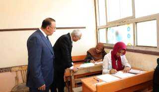 وزير التربية والتعليم ومحافظ الإسكندرية...