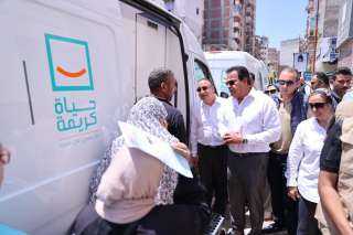وزير الصحة يتفقد مقر حملة...