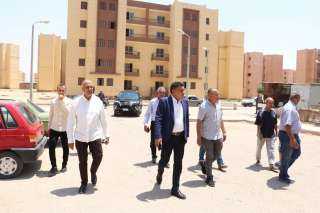 مسئولو ” الإسكان ” في...